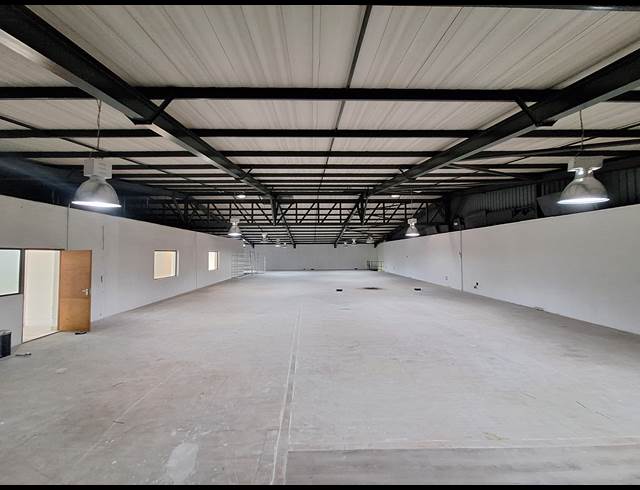 846M² WAREHOUSE TO LET IN NORTH RIDING