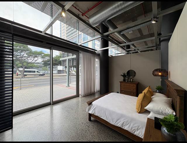1,038M² RETAIL TO LET IN FORESHORE