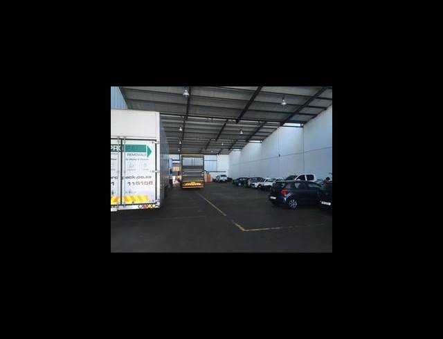1,718M² WAREHOUSE TO LET IN EPPING INDUSTRIAL