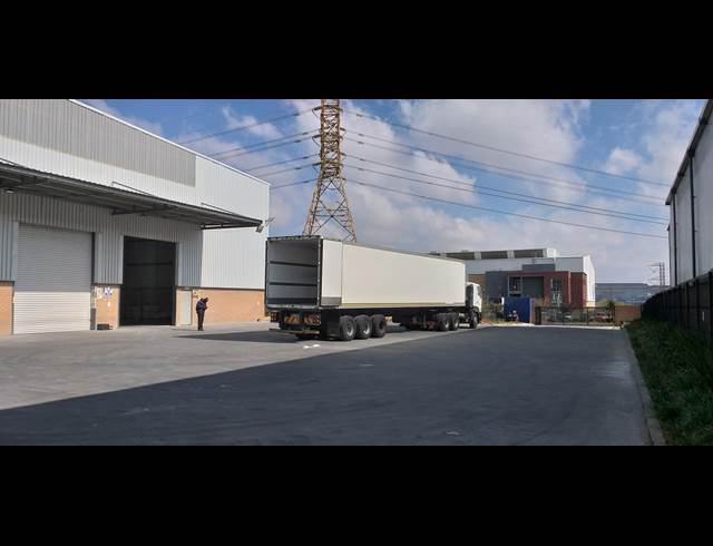2,810M² WAREHOUSE RENTED IN GOSFORTH PARK
