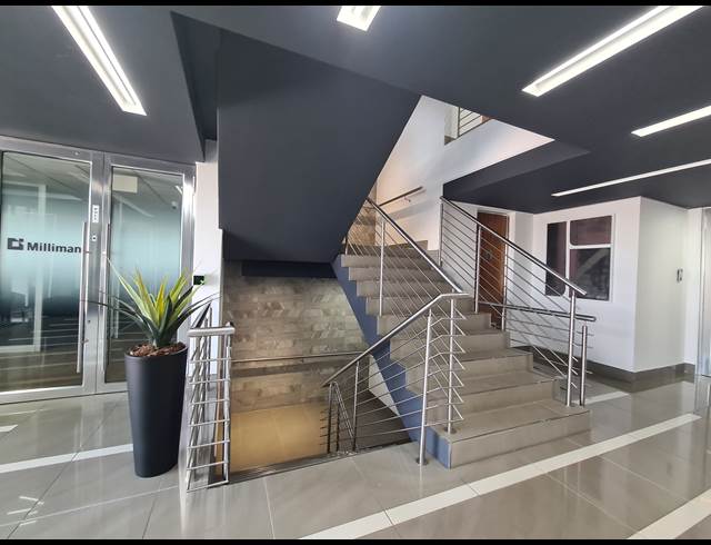 1,348M² OFFICE TO LET IN VORNA VALLEY