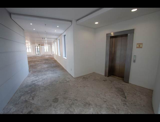 2,272M² OFFICE TO LET IN SIMBA