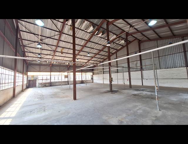 710M² WAREHOUSE TO LET IN ROBERTVILLE