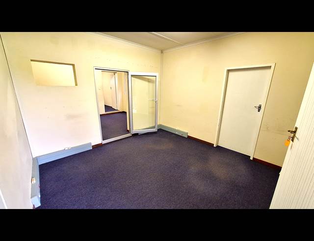 230M² OFFICE TO LET IN NELSPRUIT RURAL
