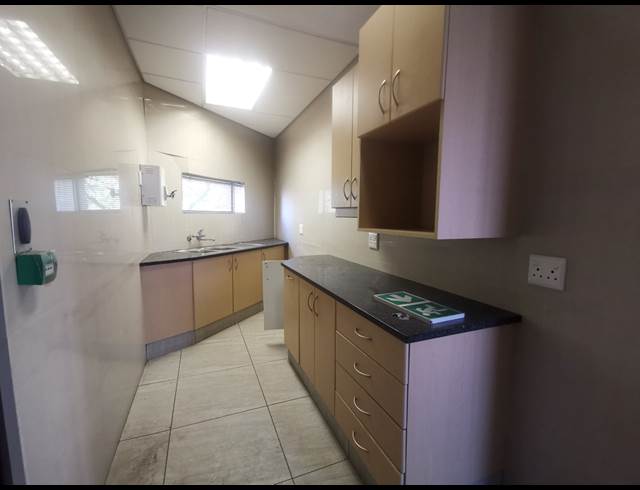 800M² OFFICE TO LET IN NORTHMEAD
