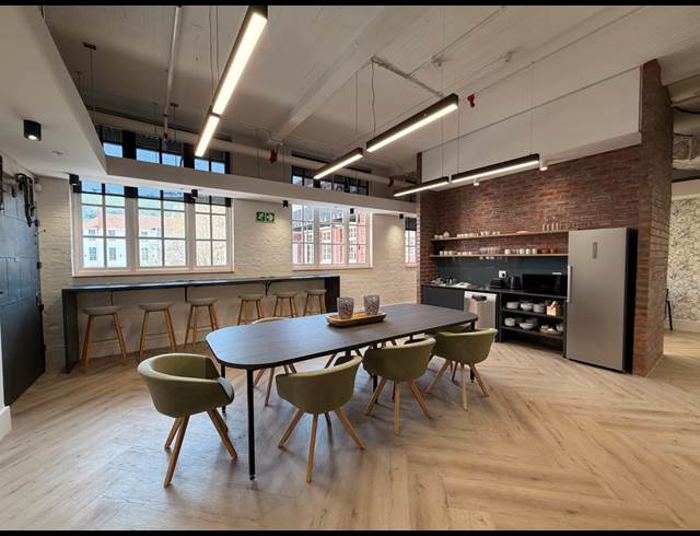 270M² OFFICE TO LET IN GARDENS