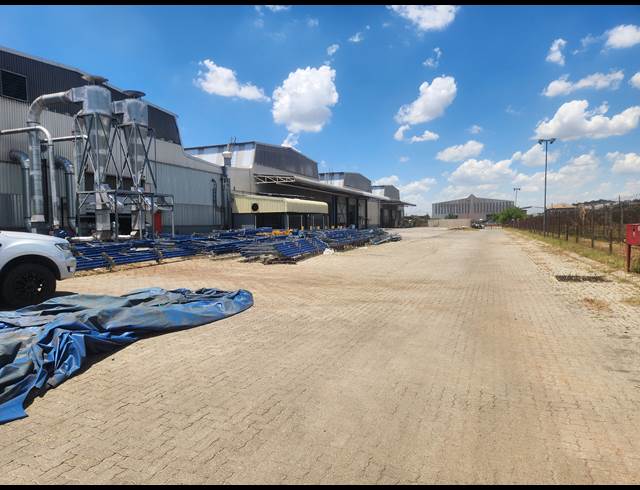 14,707M² WAREHOUSE TO LET IN ROODEKOP