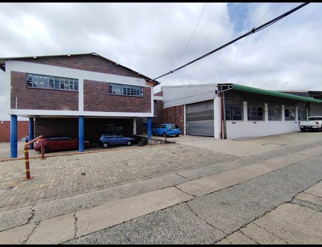 90M² WAREHOUSE TO LET IN TULISA PARK