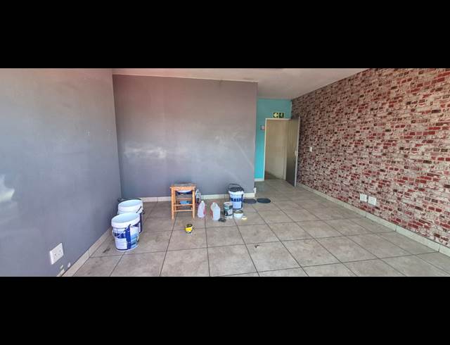 343M² WAREHOUSE TO LET IN ANDERBOLT