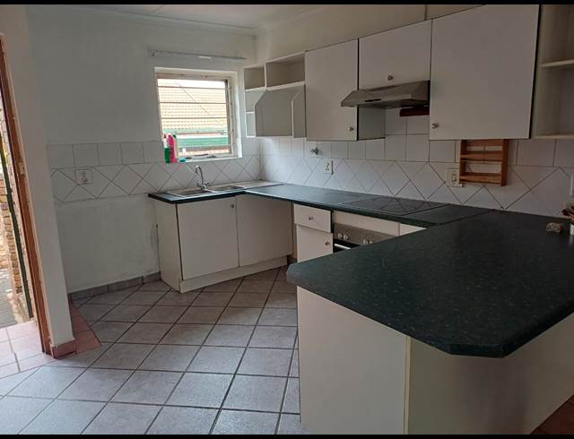 3 bed property to rent in DIE HOEWES