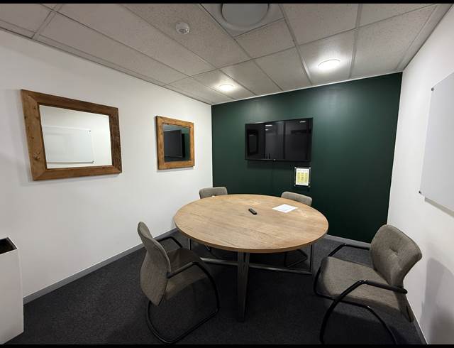 65.10M² SERVICED OFFICE TO LET IN ROSEBANK