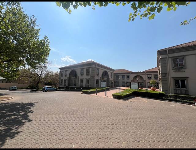 249M² OFFICE TO LET IN HYDE PARK