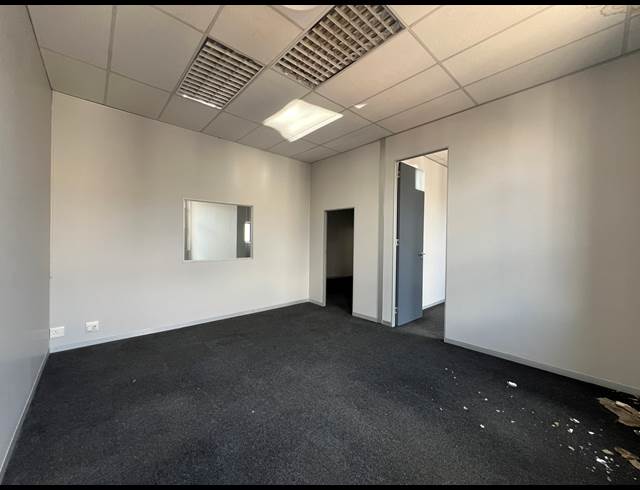 196M² OFFICE TO LET IN HIGHVELD