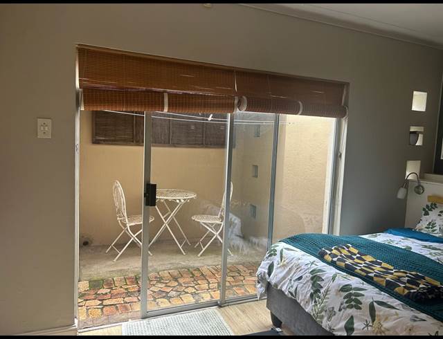 1 BEDROOM STUDIO APARTMENT TO LET IN THE GARDENS