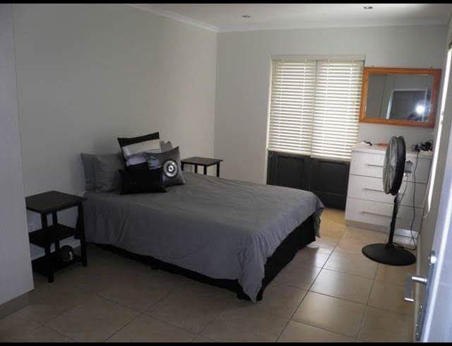 2 bed property to rent in REUNION PARK