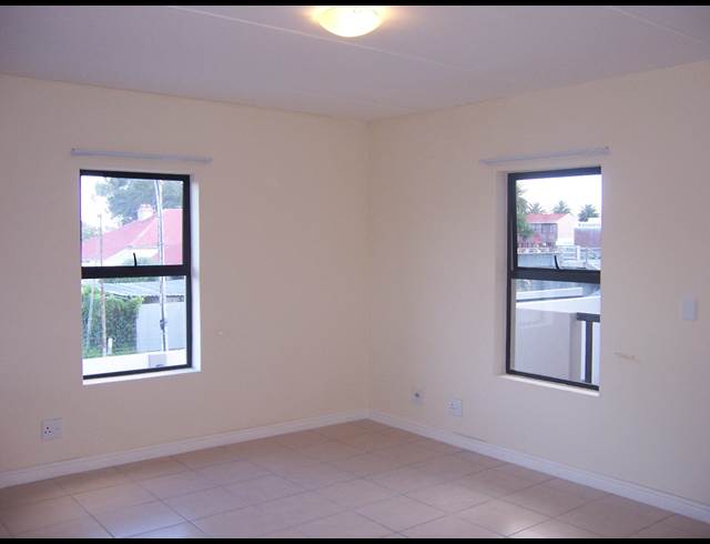 2 bed property to rent in LANSDOWNE