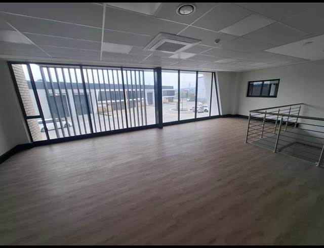 565M² WAREHOUSE TO LET IN STIKLAND INDUSTRIAL