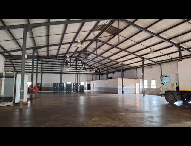 2,000M² WAREHOUSE TO LET IN ROCKY DRIFT