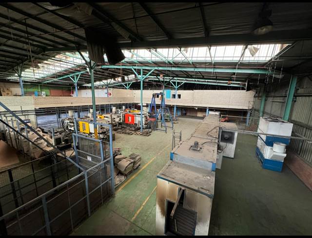 3,563M² WAREHOUSE TO LET IN INDUSTRIA WEST