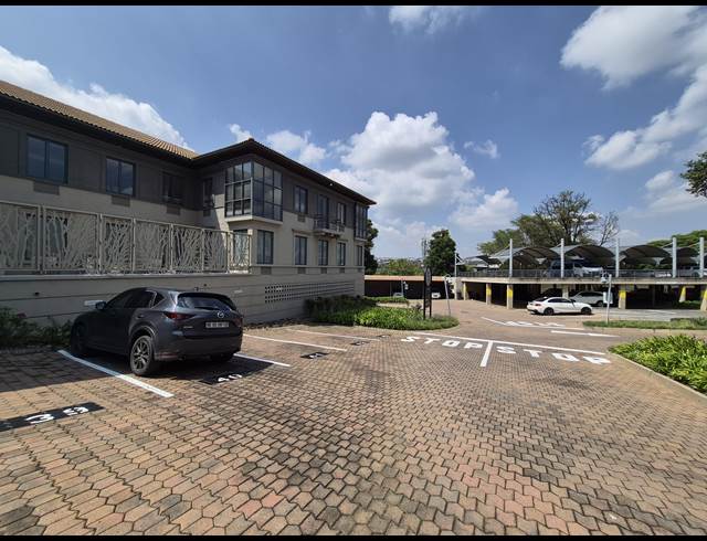 556M² OFFICE TO LET IN SANDTON CENTRAL