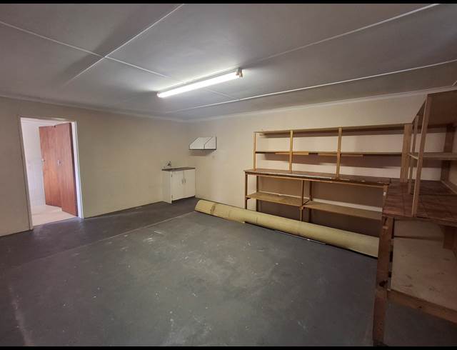 180M² BUILDING TO LET IN ARCADIA