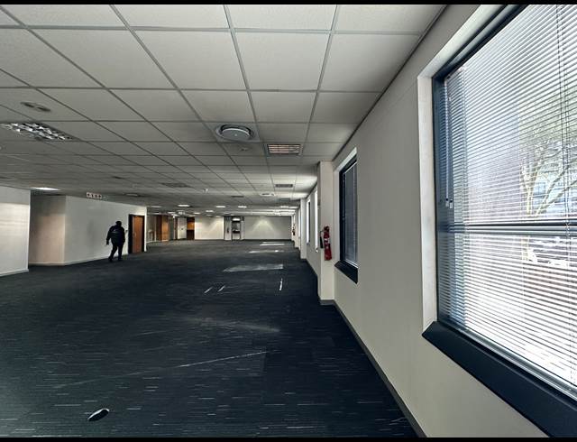 457M² OFFICE TO LET IN SANDTON CENTRAL