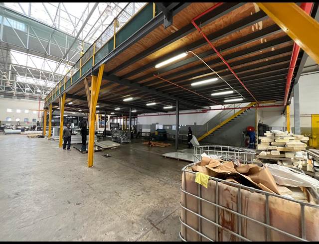 6,035M² WAREHOUSE TO LET IN ROOIHUISKRAAL