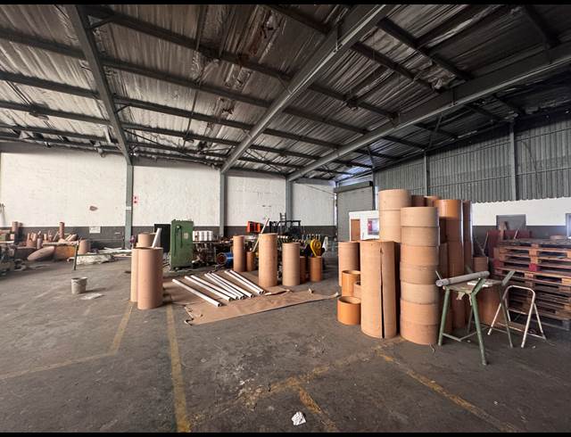 850M² WAREHOUSE TO LET IN SPRINGFIELD