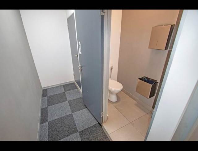 356M² SHOWROOM TO LET IN OLIVEDALE