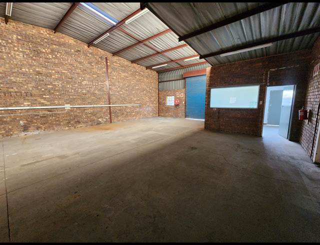 187M² WAREHOUSE TO LET IN WADEVILLE