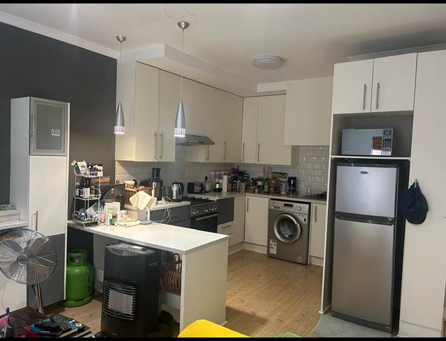 1 BEDROOM STUDIO APARTMENT TO LET IN THE GARDENS