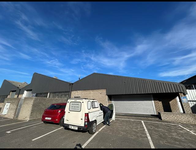 925M² WAREHOUSE TO LET IN PAROW INDUSTRIAL