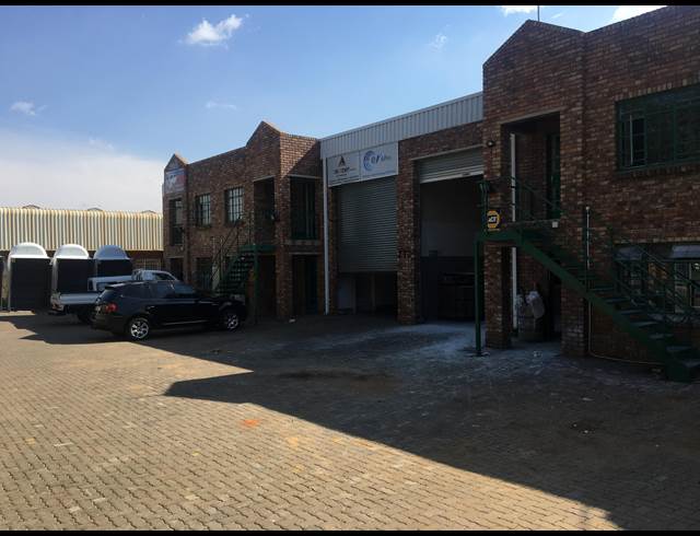 300M² WAREHOUSE RENTED IN SILVERTONDALE