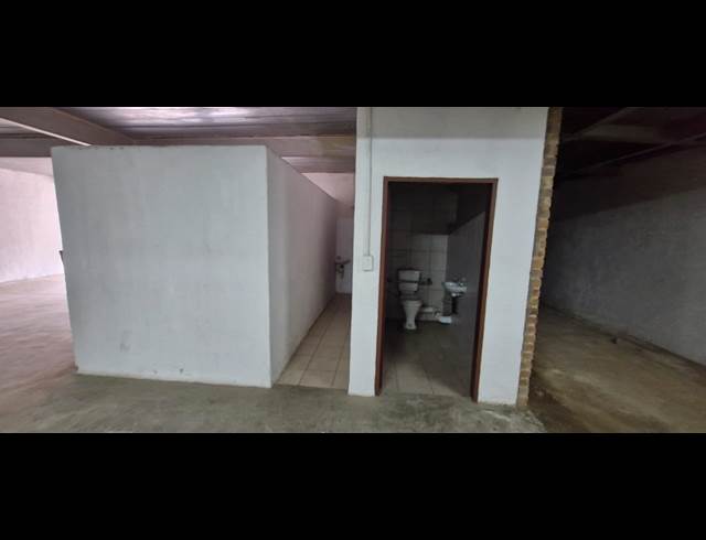 415M² WAREHOUSE TO LET IN TROYEVILLE