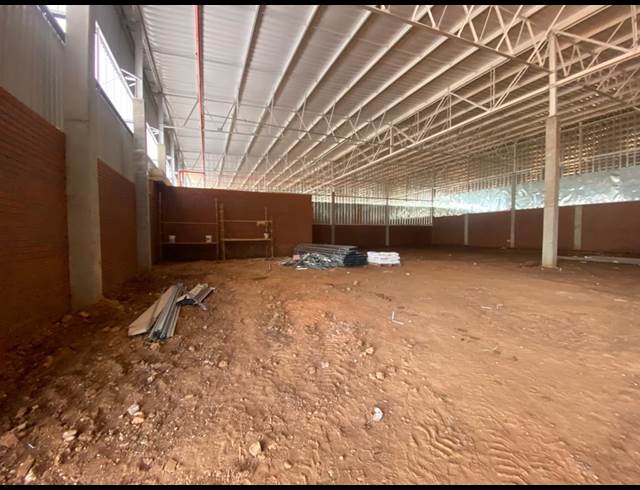 1,227M² WAREHOUSE TO LET IN IRENE