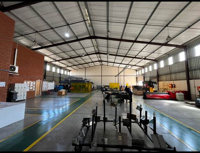 940M² WAREHOUSE TO LET IN DALPARK