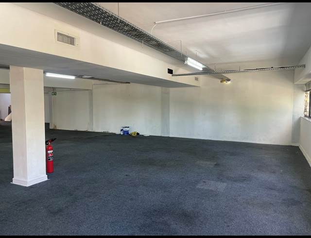613M² OFFICE TO LET IN RONDEBOSCH