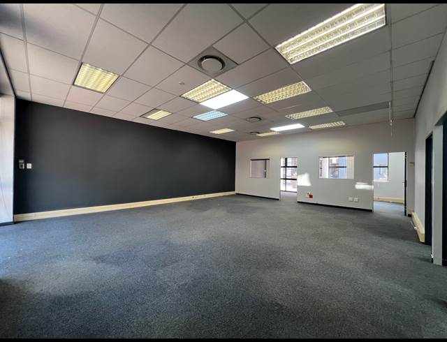 155M² OFFICE TO LET IN HIGHVELD