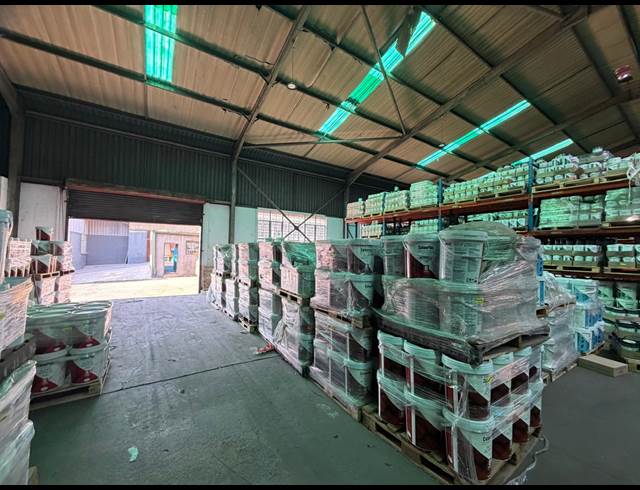 2,100M² WAREHOUSE TO LET IN INDUSTRIA WEST