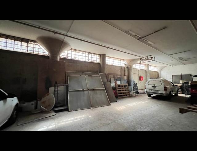250M² WAREHOUSE TO LET IN SELBY