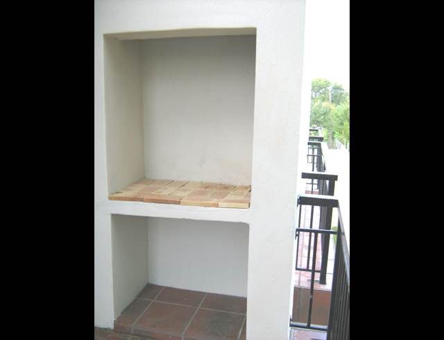 2 bed property to rent in PAGLANDE