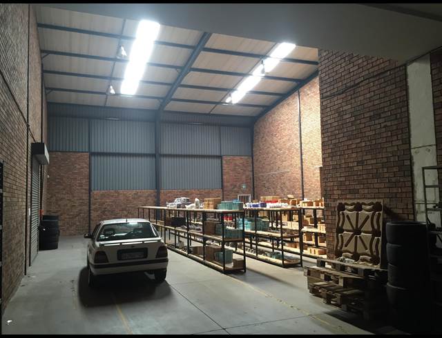 400M² WAREHOUSE TO LET IN SPARTAN
