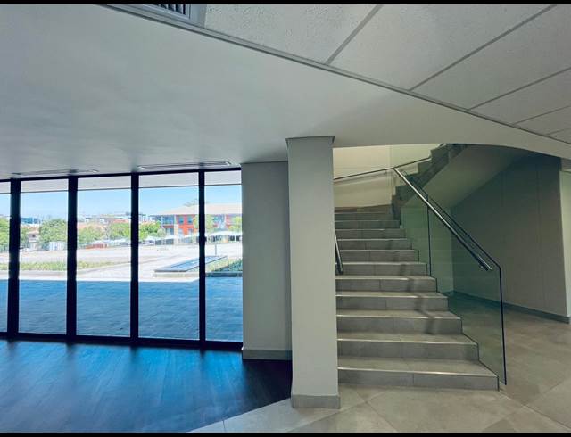 565M² OFFICE TO LET IN VORNA VALLEY