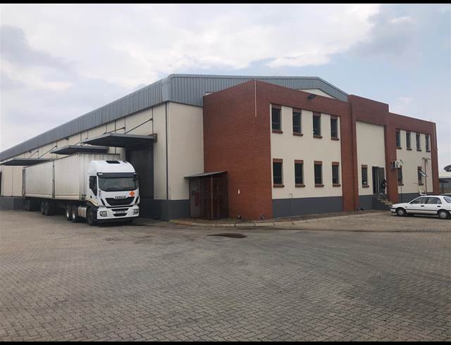5,630M² WAREHOUSE TO LET IN POMONA