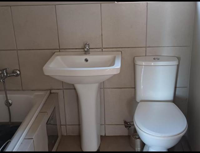 2 BEDROOM PROPERTY TO RENT IN WITPOORTJIE