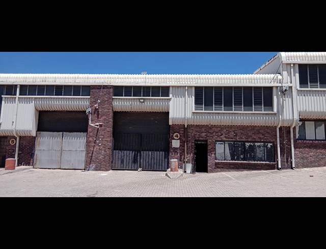 300M² WAREHOUSE TO LET IN SELBY
