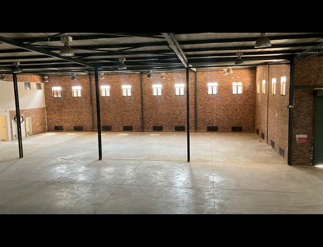 2,168M² WAREHOUSE TO LET IN LINBRO PARK
