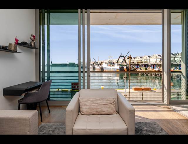 1 BEDROOM APARTMENT TO LET IN WATERFRONT