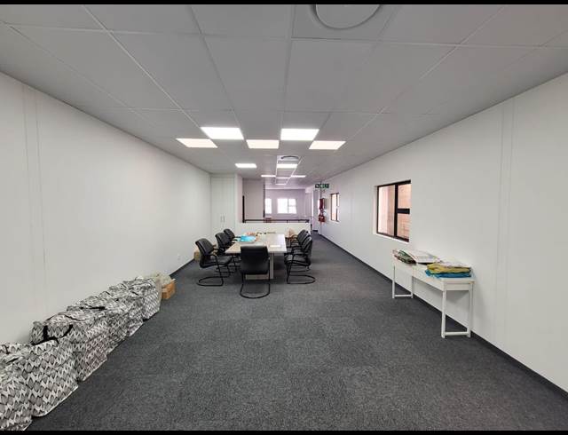 110M² OFFICE RENTED IN RIVERGATE