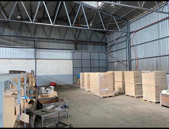 2,614M² FACTORY TO LET IN PAROW INDUSTRIAL